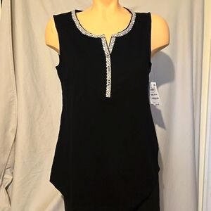 Style and co sleeveless henley style top, New